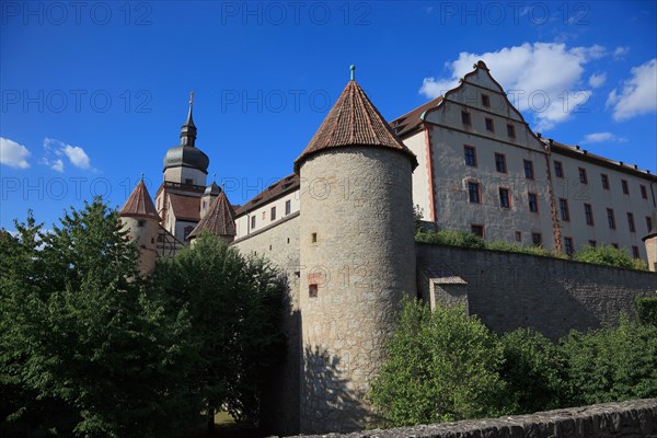 Gate Scherenbergtor and tower Kiliansturm