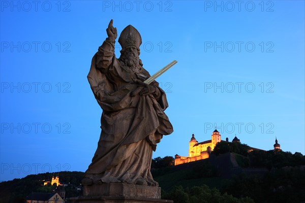 Sankt Kilian statue and fortress Marienberg