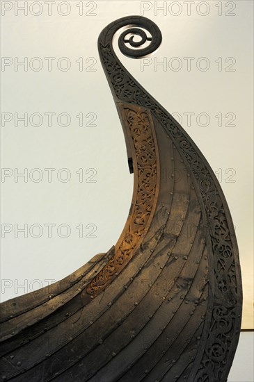 Oseberg Ship, Made in oak wood