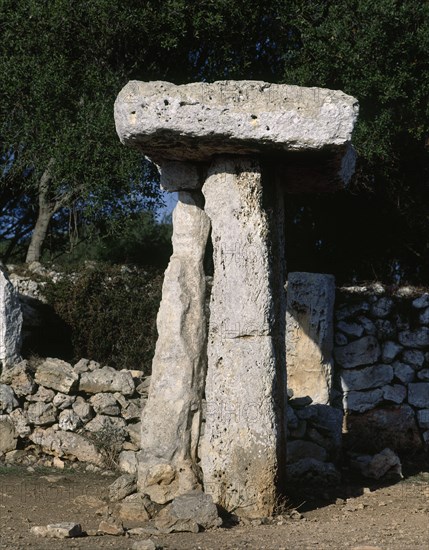 Taula of the Talaiotic Village of Torretrencada