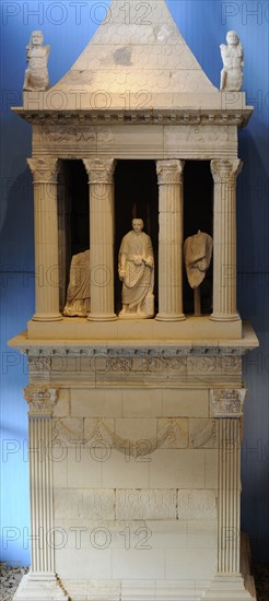 Mausoleum of Lucius Poblicius.