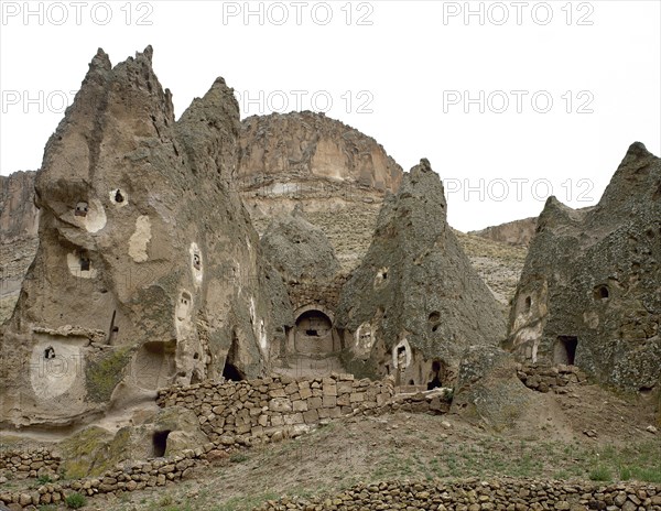 Rupestrian churches: Buckle, Serpent and Virgin.