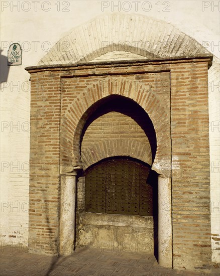 Cover of the horseshoe arch cistern of the San Miguel Bajo cistern, west side facade.