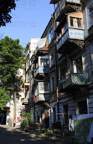 Partial view of a street.