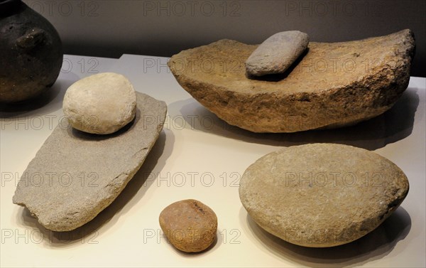 Active and passive grindstones