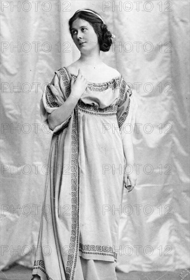 Isadora Duncan (1878-1927), famous American dancer who introduced to modern dance a new style, dancing barefooted and barelegged, with uncorseted body clad in a filmy tunic. no date or location.