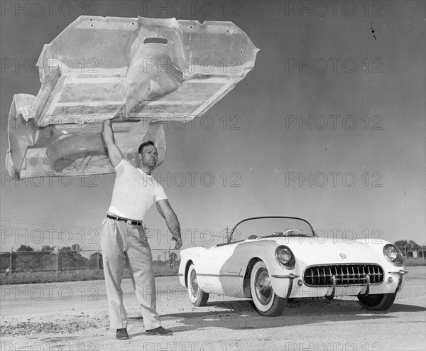 Man Lifts Corvette's Lightweight Body