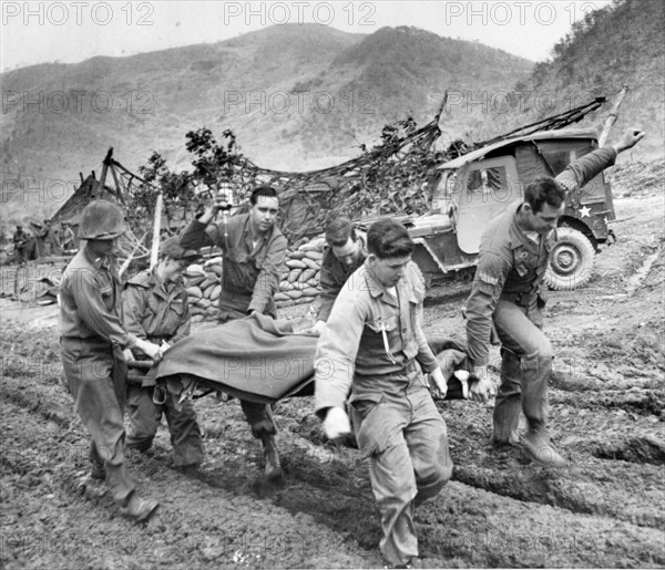 Medics Evacuate Wounded in Korea