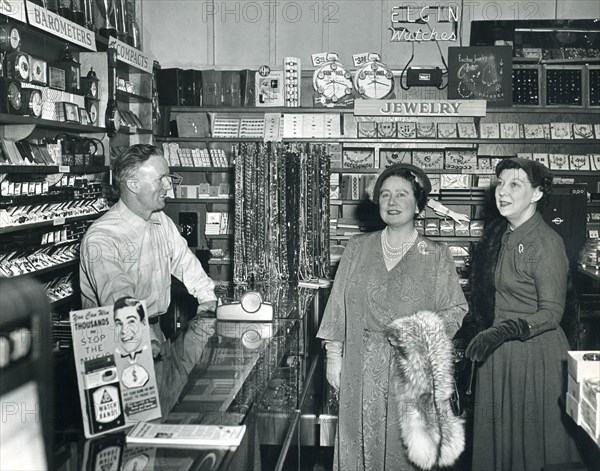 Mamie and Queen Mum at jewelry store