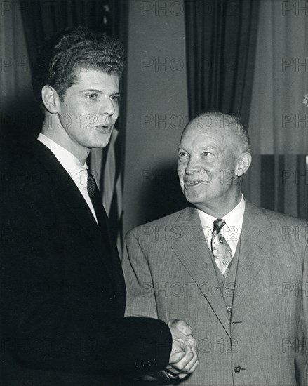 Van Cliburn Greets President