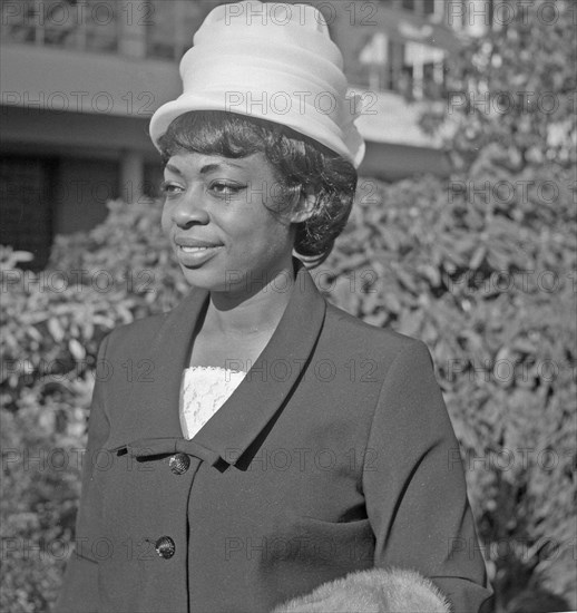 American-Belgian jazz singers in Kijk de Rijk Show, Donna Higtower after the press conference (head) Date April 10, 1964.