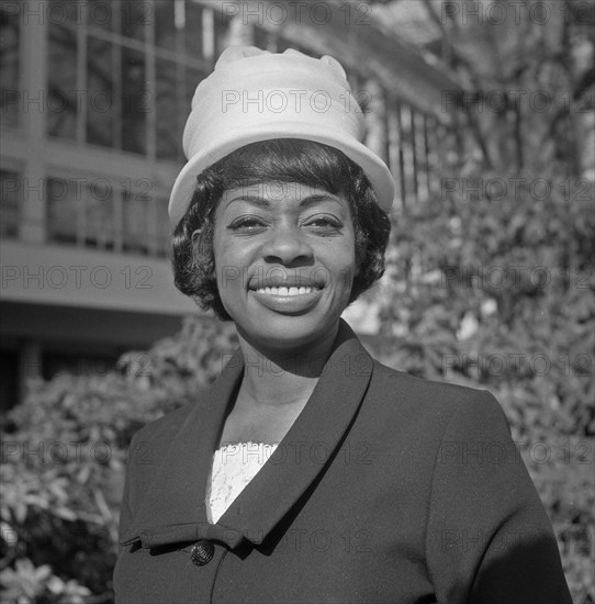 American-Belgian jazz singers in Kijk de Rijk Show, Donna Higtower after the press conference (head) Date April 10, 1964.