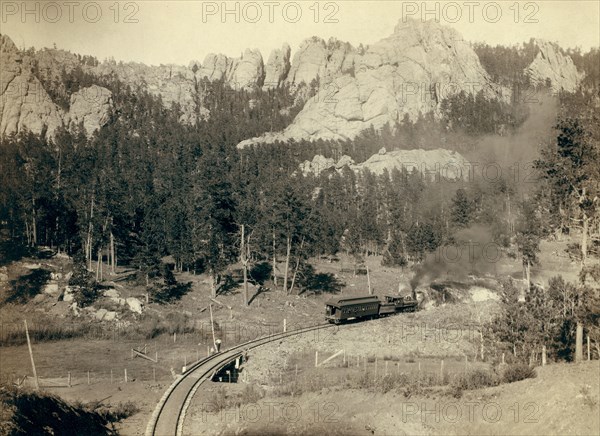 Horse Shoe Curve.' On B[urlington] and M[issouri River] R'y. Buckhorn Mountains in background 1891.