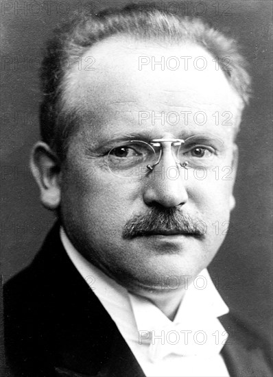 Professor Dr. Wilhelm Paszkowski.