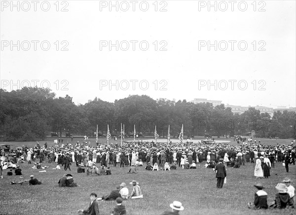 Confederate Reunion: Registration Day, crowds at monument grounds circa 1917.