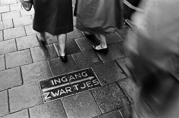tile in Amsterdam that says Entrance Zwartjes (from the Zwartjes family) / Date November 20, 1963 Location Amsterdam, Noord-Holland.