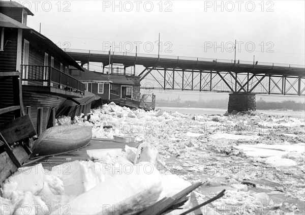 Potomoc River Ice Jams circa 1918 .