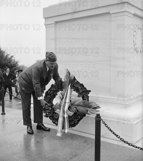 E.R. Antivert placing wreath at Tomb of Unknown Soldier circa 1938.