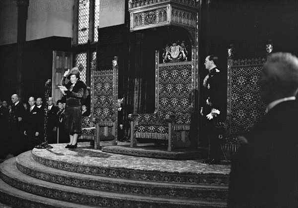 Taking the oath in the Ridderzaal circa October 14, 1947.