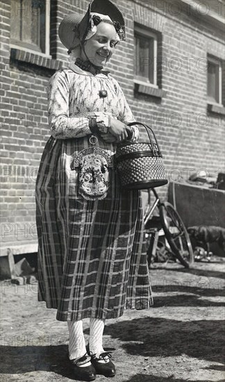 West Frisian wedding Location: Stompetoren: 1942.