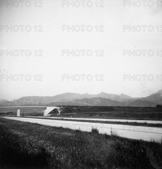 Late 1930s or early 1940s photo of what looks to appear to be an empty German autobahn.