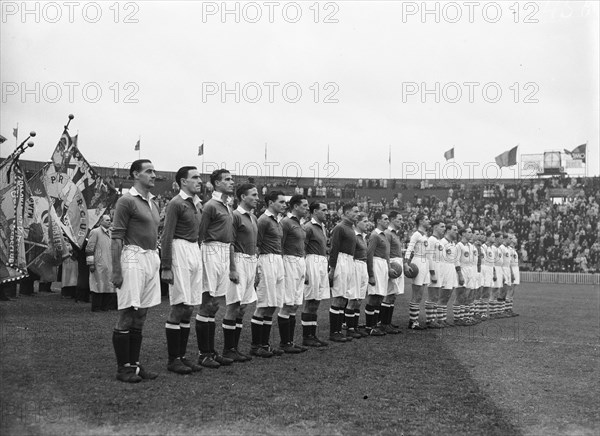 Both teams: Chelsea and Antwerp team / Date November 9, 1947 Location: Chelsea.