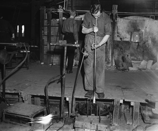 Workers in glass industry (glass blowing) / Date November 18, 1947.