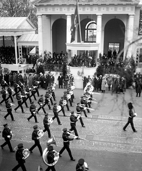 Franklin D. Roosevelt - Franklin D. Roosevelt inauguration. Parade and presidential viewing stand. Washington, D.C. circa March 4, 1933.