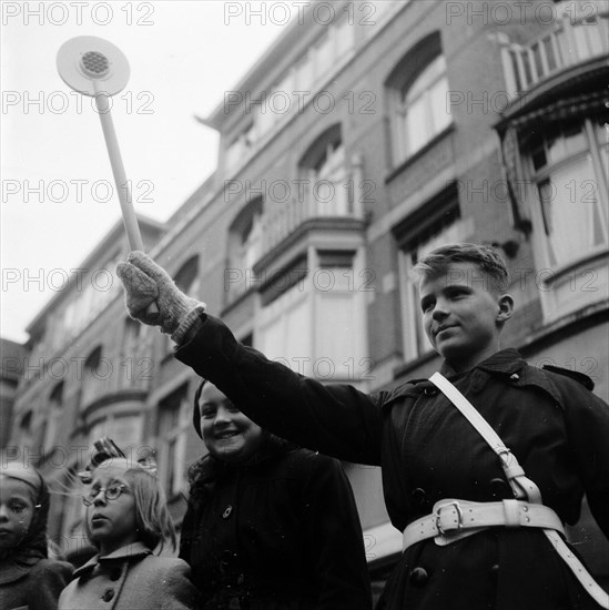 Schoolboys as traffic controllers / Date November 3, 1947.