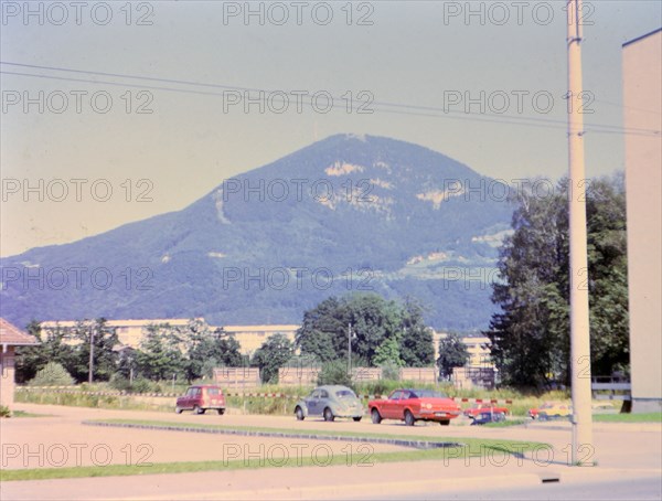 1972 (R) - Cars in queue at Switzerland and Germany border crossing.