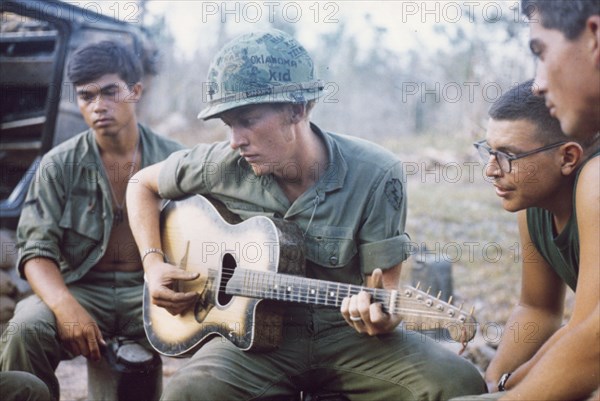 Guitar player in Vietnam