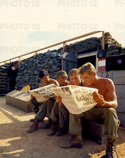 Soldiers read about Apollo 13