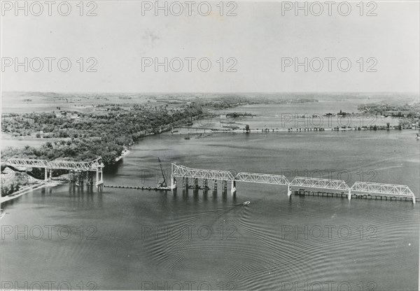 Wisconsin-Minnesota Interstate Highway Bridge Construction