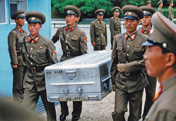 Members of the North Korean Army