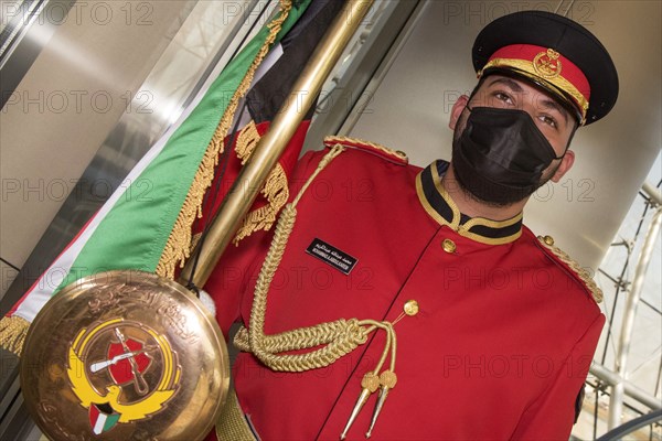 Kuwaiti honor guard member