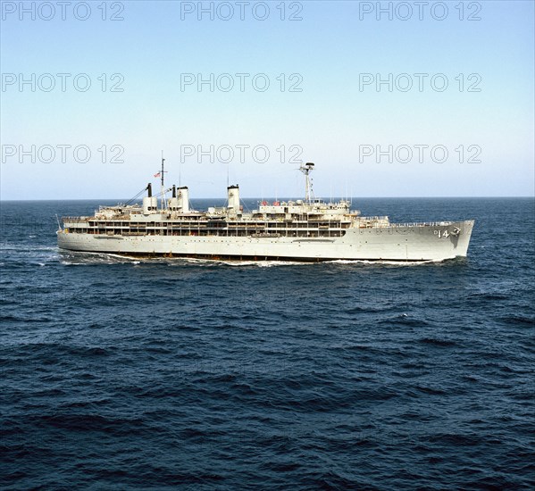 1976 - An aerial starboard view of the destroyer tender USS DIXON