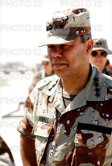 DESERT SHIELD - Colin Powell in fatigues in Saudi Arabia