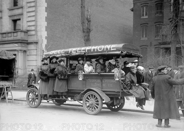 Chesapeake & Potomoc Telephone Comapany telephone girls