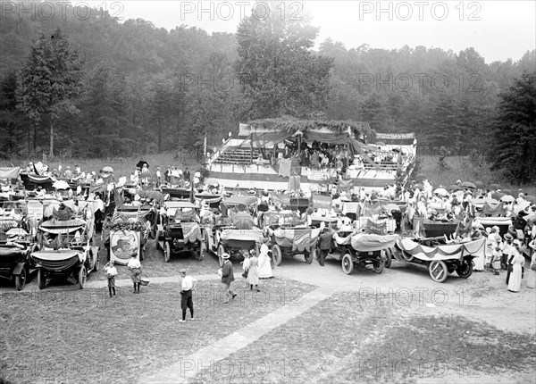 Woman suffrage march to the Senate