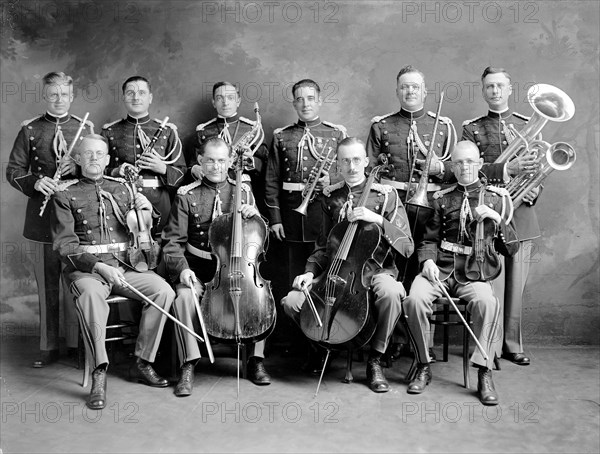 U.S. Marine band sextette