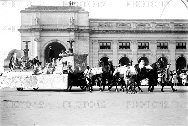 Parade at the unveiling of the Columbus Memorial