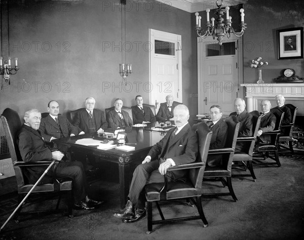 President Woodrow Wilson with his cabinet