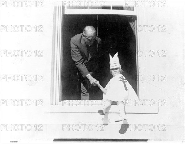 President Harding purchasing Christmas seals