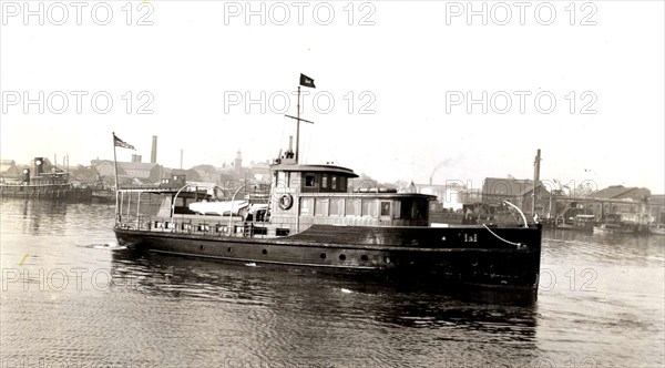 a broadside view of the Monomoy at Fox Point in Providence Rhode Island. 1939 .