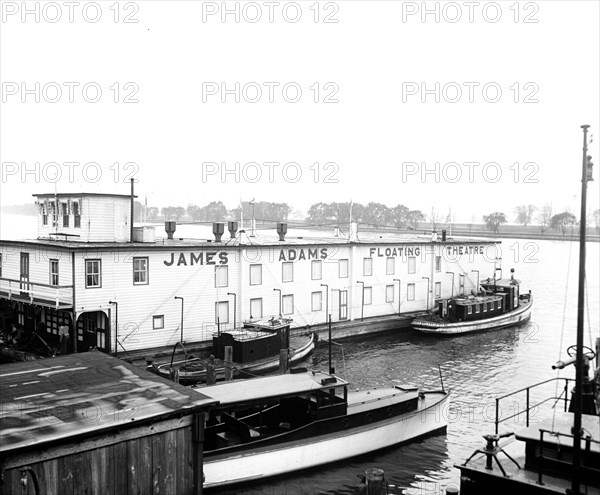 Original 'Show boat' visits Capital