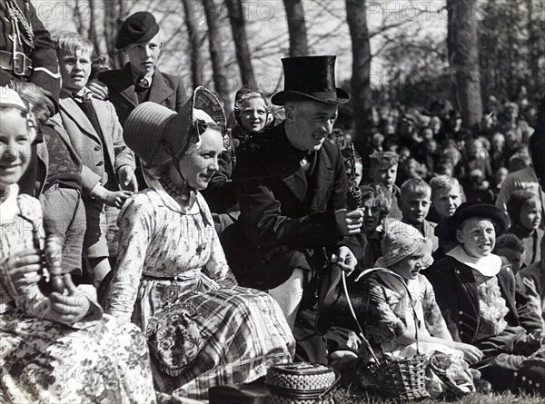 West Frisian wedding Location: Stompetoren: 1942.