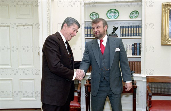 President Reagan during a photo op with Tony Dolan.
