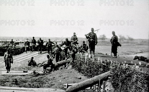 Soldiers positioned at the fortifications in Centreville