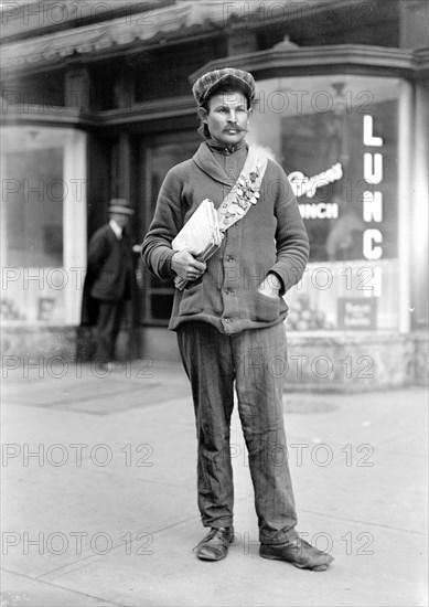 Early 1900s man in American city