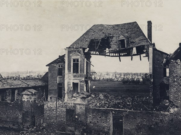 A curious ruin in Le Catelet